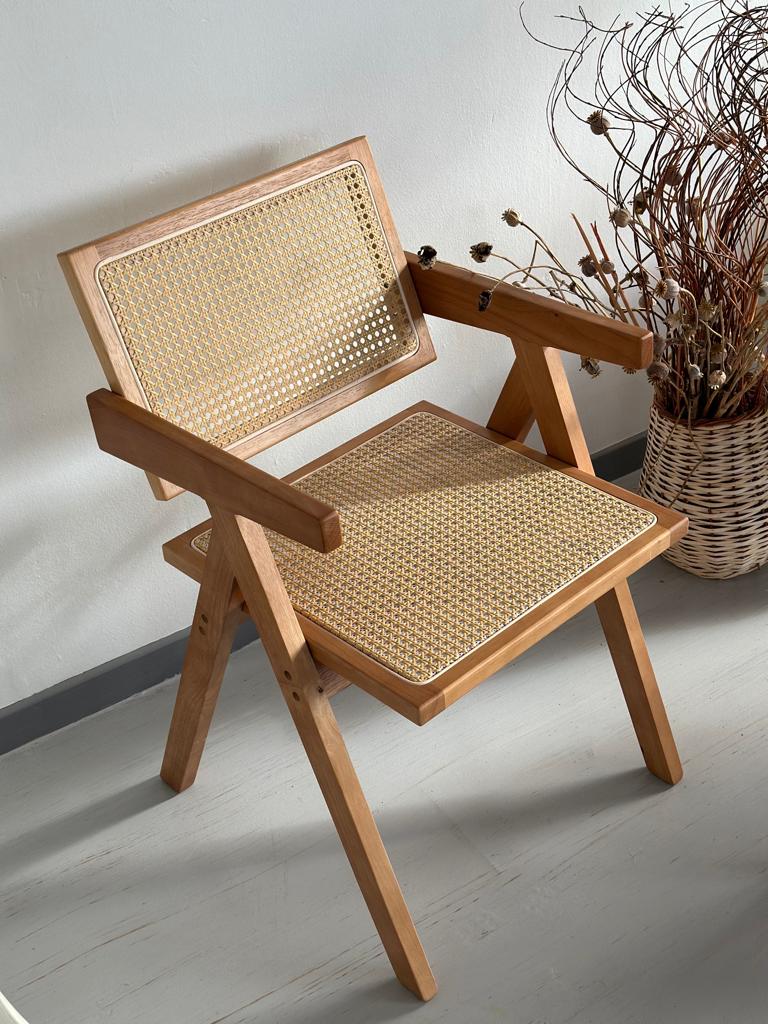 Sitial moderno de Rattan y madera