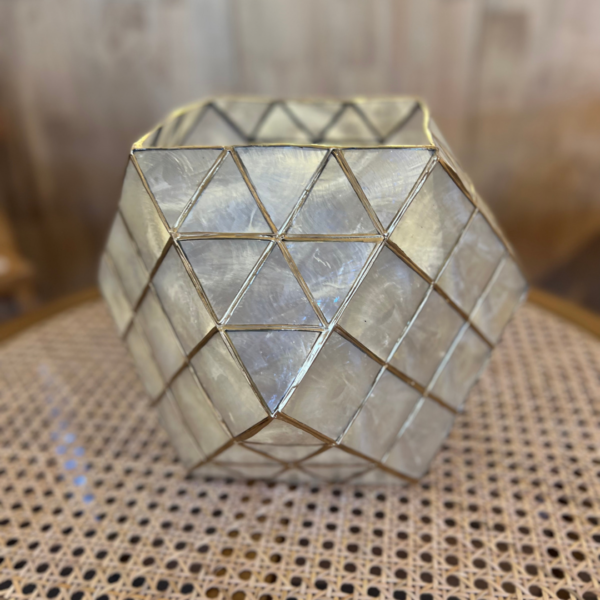 Porta vela hexagonal de nácar, resina y metal - Imagen 2