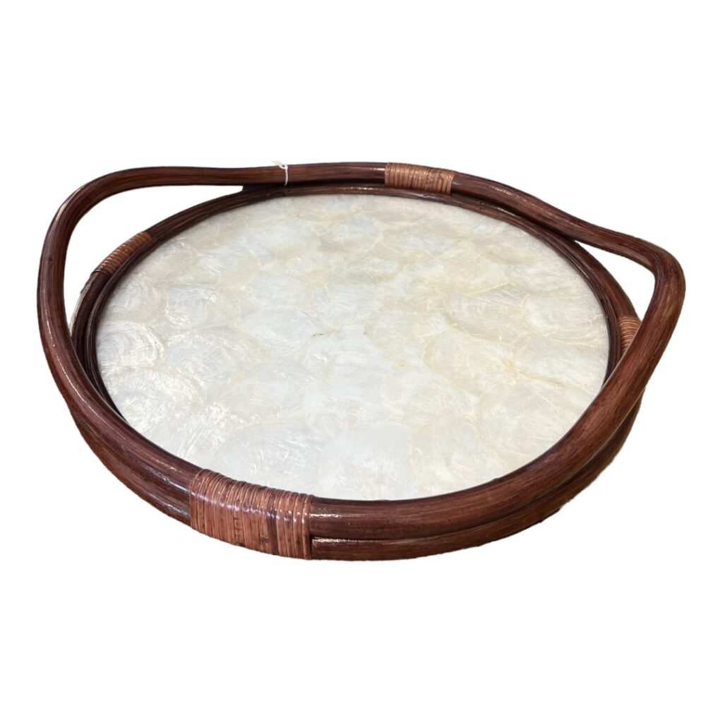 Bandeja de nácar blanco con rattan